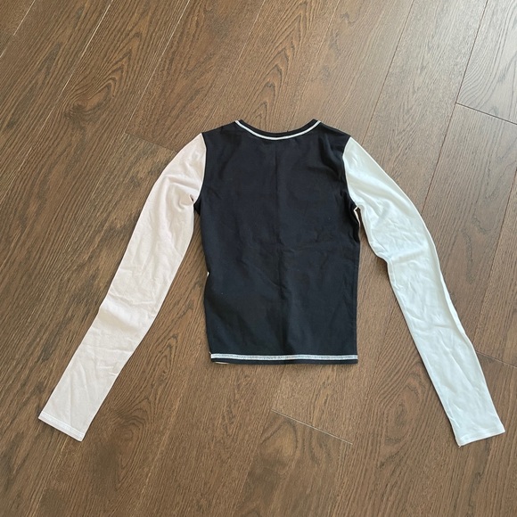 Hollister Baby Tee Long Sleeve Patchwork NWT - Picture 3 of 3